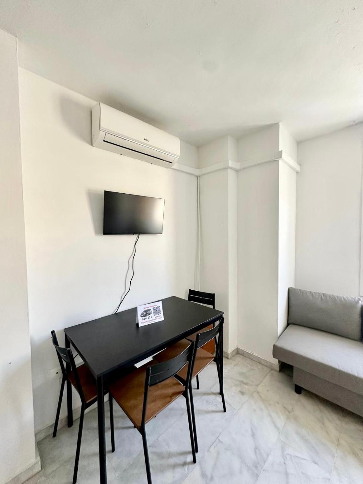 Apartamentos Playa Misericordias Malaga Ngoại thất bức ảnh
